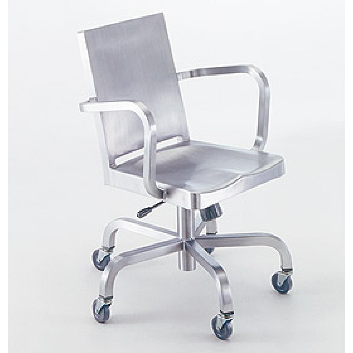 Hudson Drehstuhl von Emeco aus gebürstetem Aluminium mit Armlehnen und Rollen.