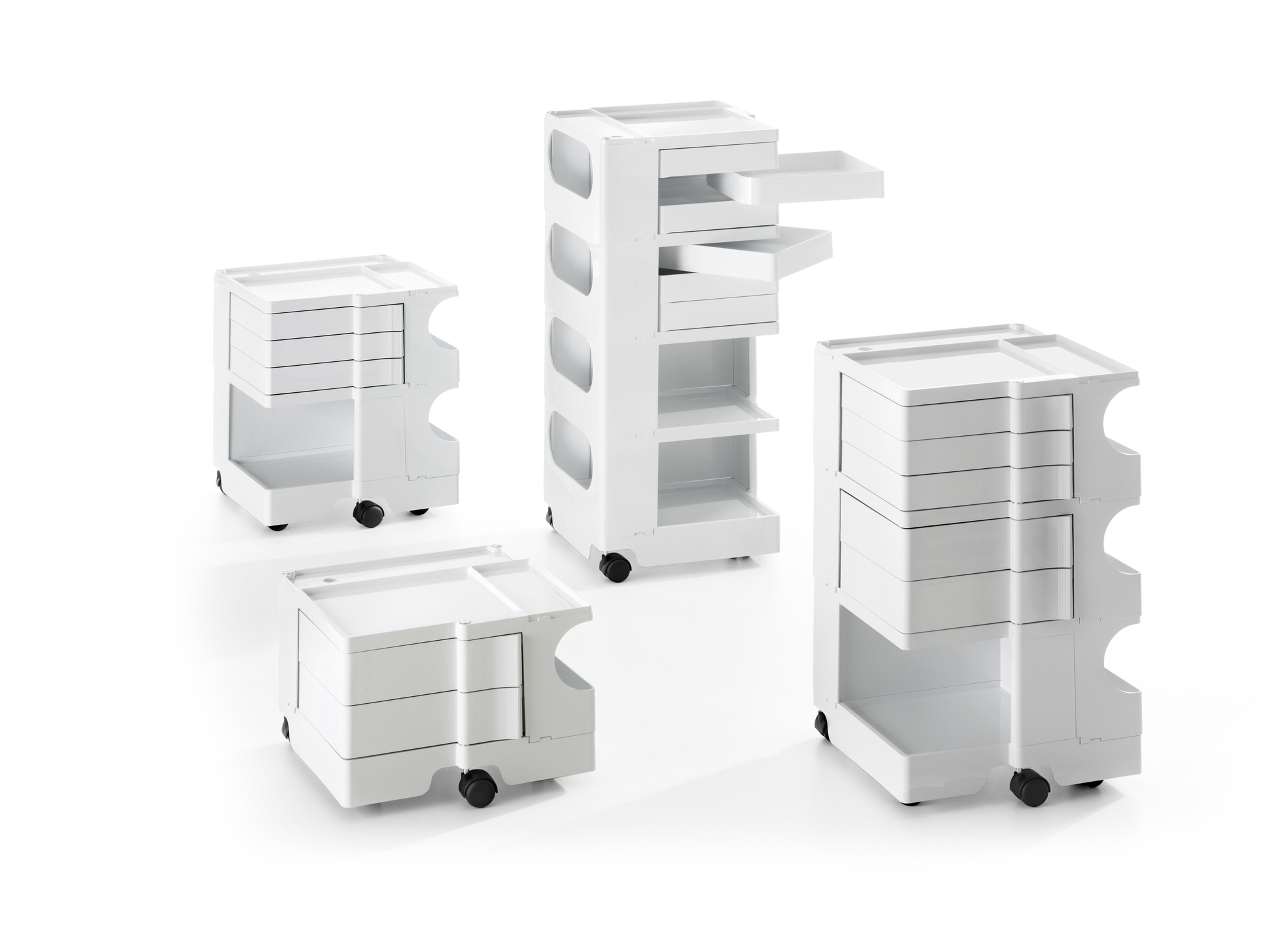 Weißer Boby Rollcontainer B-Line mit Schubladen und Ablagefächern auf Rollen, verschiedene Größen.