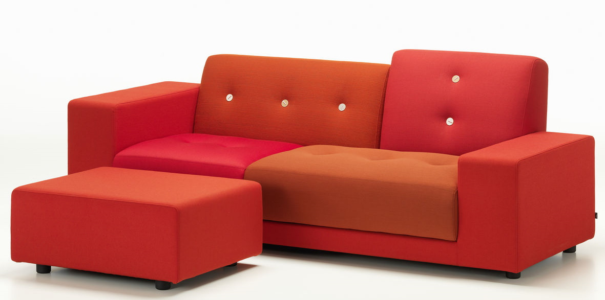 Roter Polder Ottoman von Vitra, ein moderner Hocker passend zum Sofa, für Wohnzimmer.