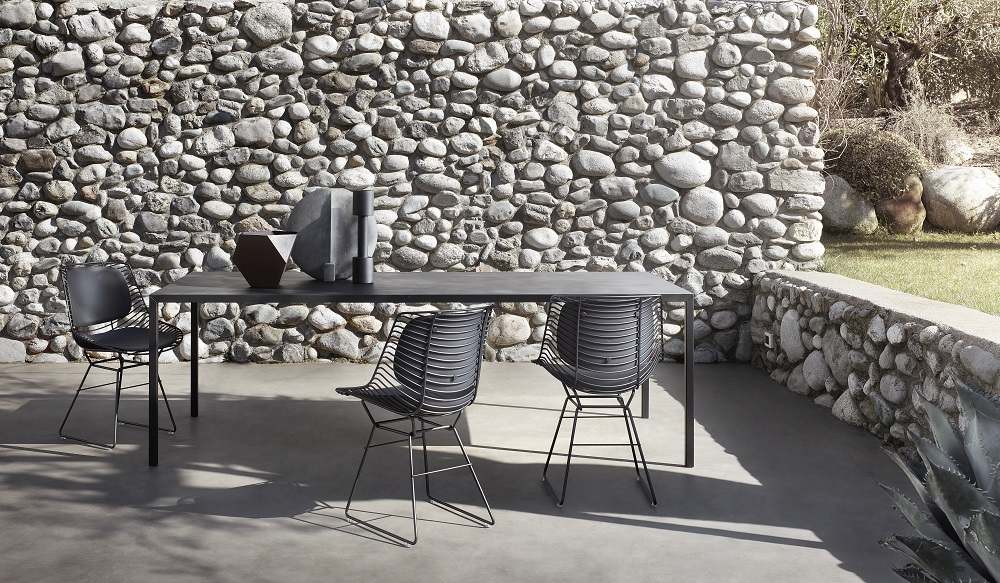 Flow Filo Stuhl von MDF Italia mit Kufengestell, geeignet für Indoor und Outdoor.