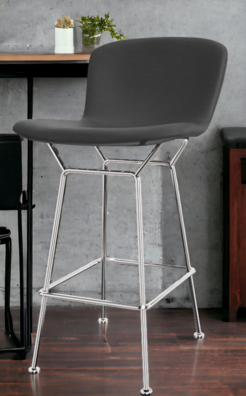 Bertoia Barhocker von Knoll International mit grauem Kernleder und verchromtem Stahlgestell.
