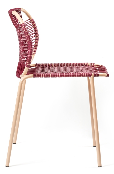 Cielo Stacking Chair, stapelbarer Outdoor Stuhl in Rot und Pink Sand, Seitenansicht.