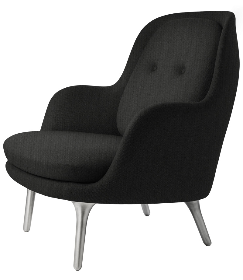 Schwarzer Fri Sessel von Fritz Hansen mit Knopfdetails und silbernen Beinen, freigestellt. Design Sessel.
