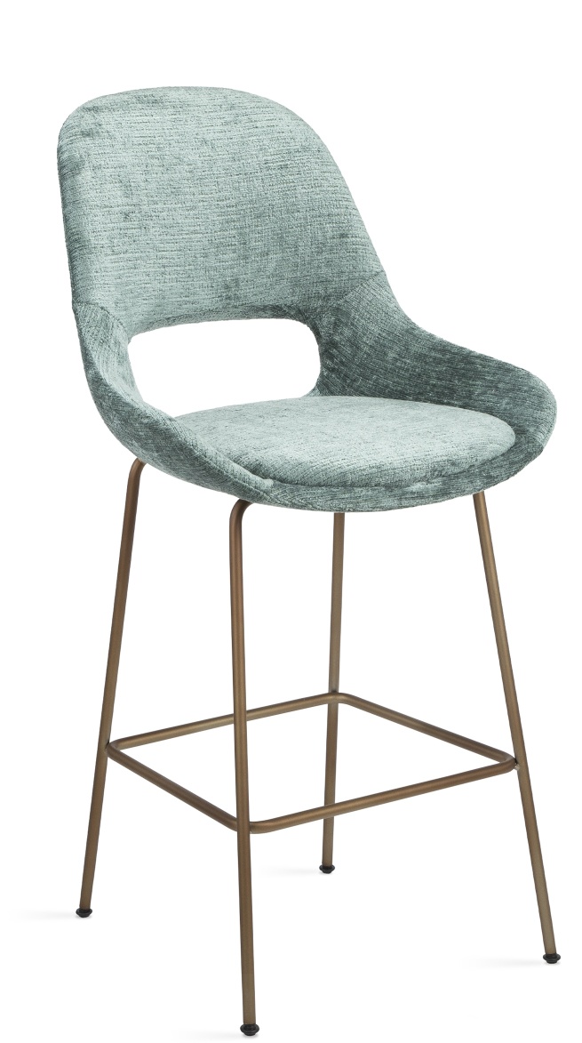 Theia Counter Armchair Low Barhocker von Freifrau Manufaktur, hellgrüner Stoffbezug, Metallgestell in Bronzeoptik.