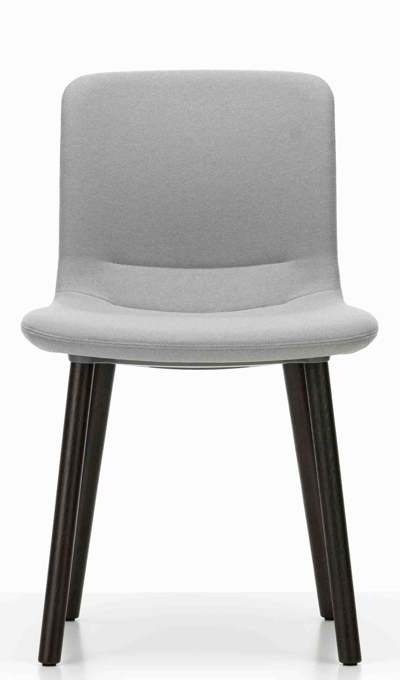 Vitra Hal Soft Wood Stuhl, grauer Stoffbezug, dunkle Holzbeine, moderne Sitzgelegenheit für Esszimmer und Büro.