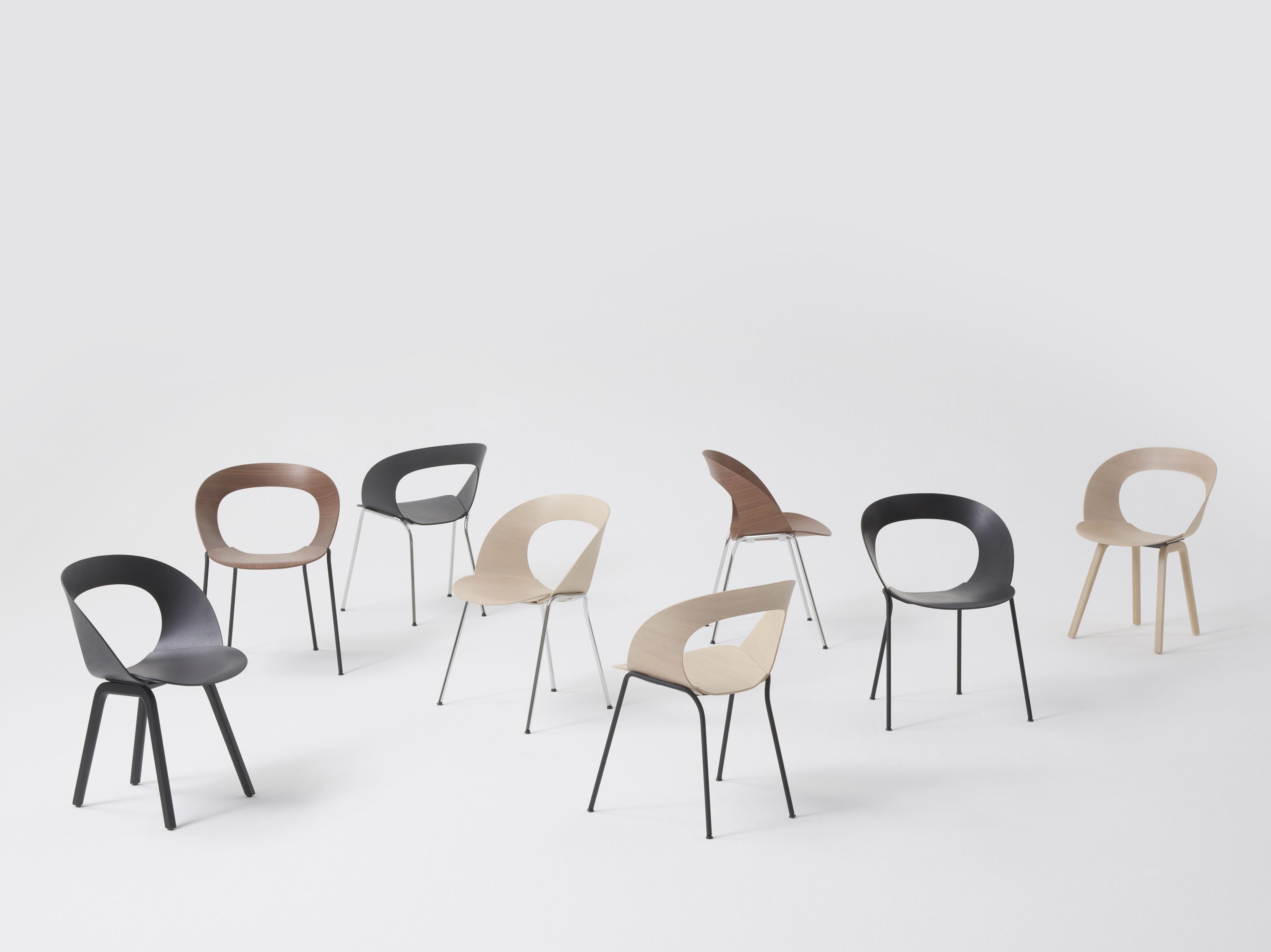 Brunner Mudra Stühle in verschiedenen Farben und Ausführungen, modernes Design für Büro und Wohnbereich.