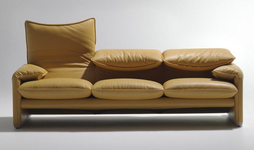 Cassina Maralunga Sofa, Dreisitzer Ledersofa in Beige, modernes Design Sofa für Wohnzimmer und Büro.
