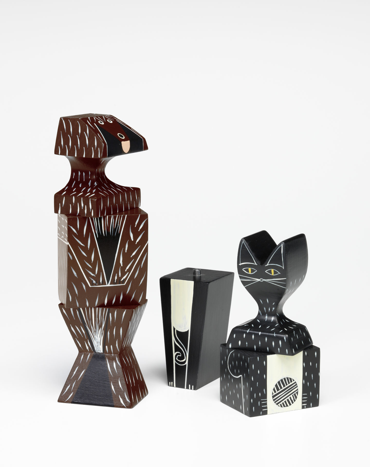 Vitra Wooden Dolls: Katze und Hund Holzfiguren, dekorative Designobjekte für Wohnaccessoires und Sammler.