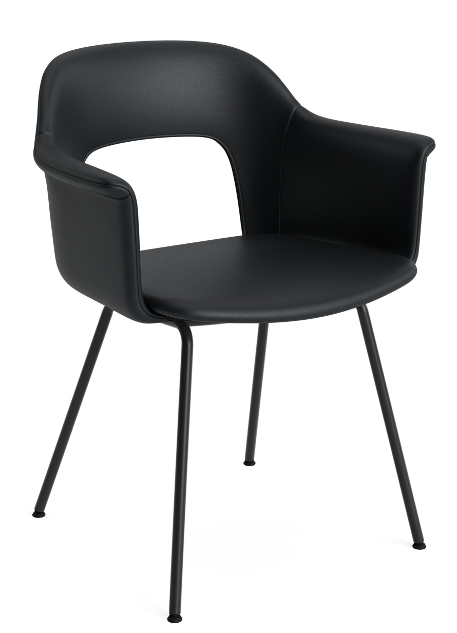 Schwarzer Layout Armchair 214 von Hay mit Armlehnen und filigranem, schwarzem Metallgestell vor weißem Hintergrund.