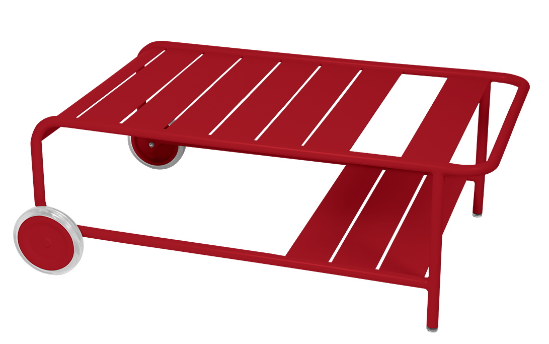 Roter Luxembourg Outdoor Tisch von Fermob mit Rollen, modernes Design für Garten und Terrasse.