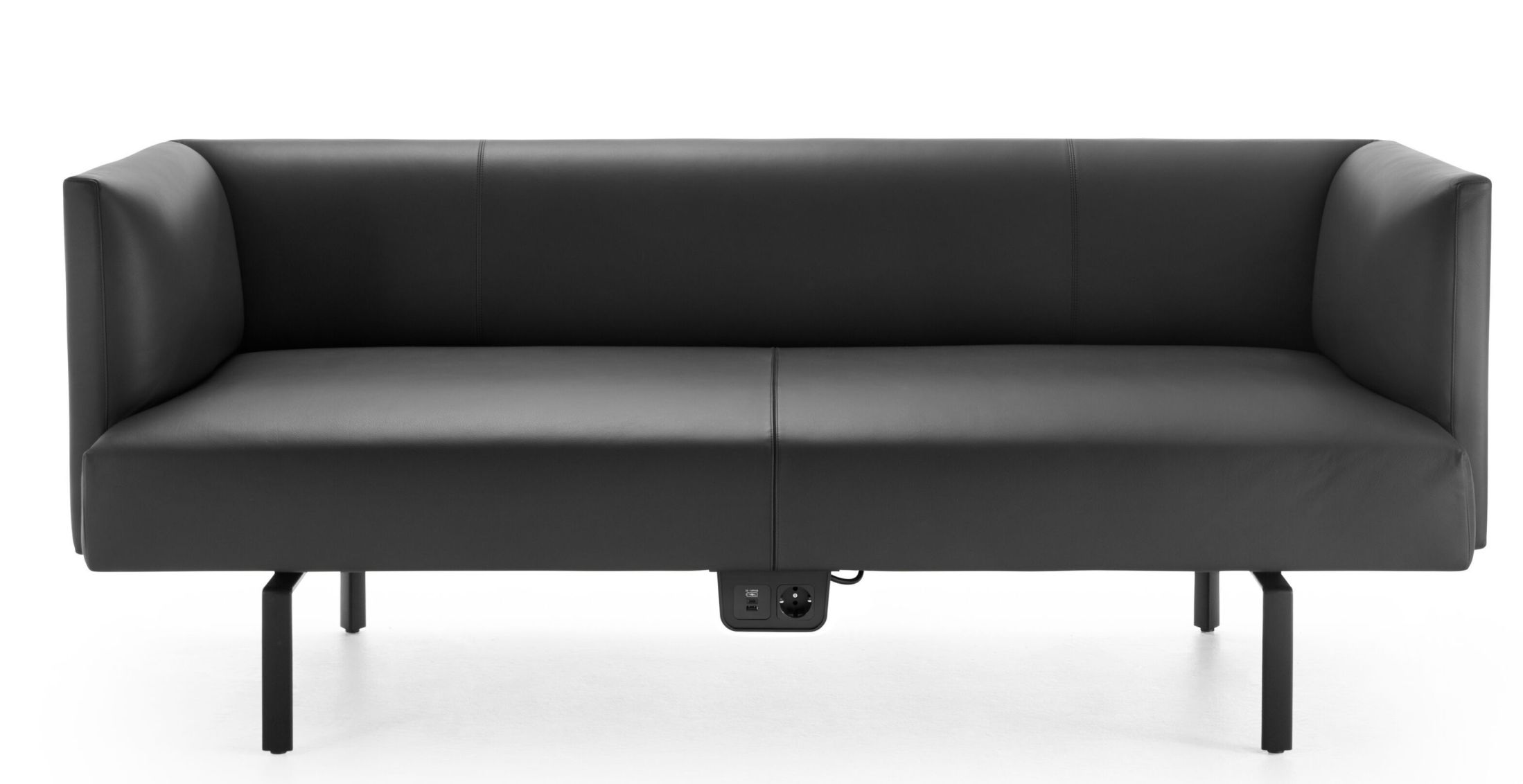 Muud Lite Sofa von Walter Knoll, modernes, freistehendes Ledersofa in Schwarz mit Stromanschluss und USB-Port.