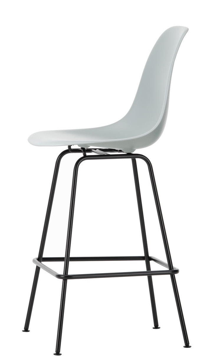 Eames Plastic Bar Stool von Vitra, Barhocker in Hellgrau mit schwarzem Metallgestell.