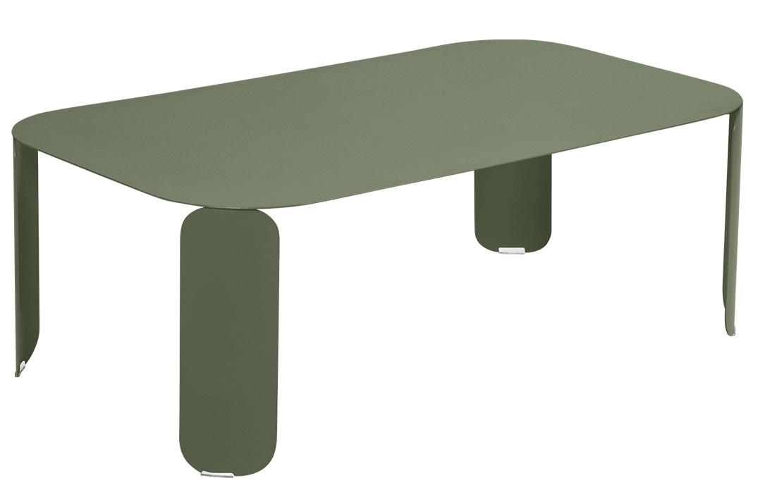 Bebop Low Table von Fermob, ein grüner Outdoor-Couchtisch aus Metall für Garten und Terrasse.