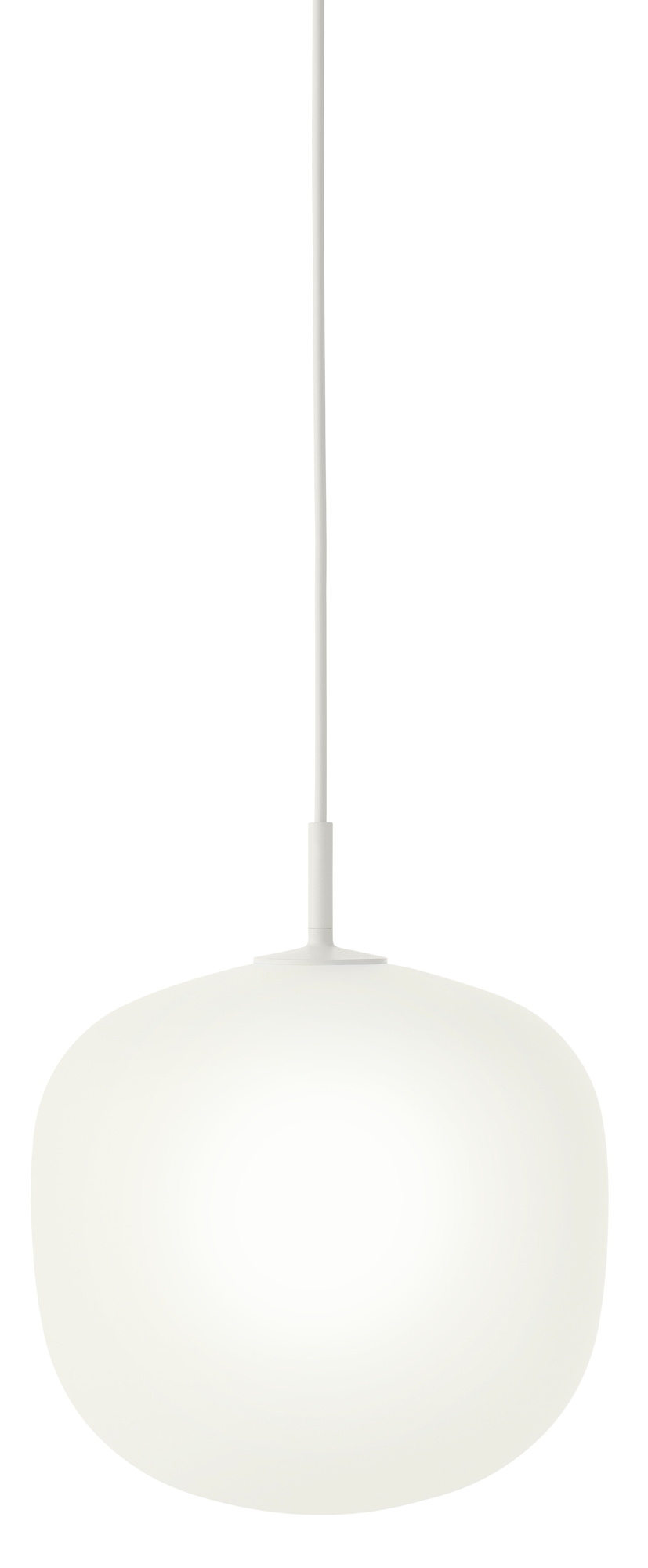 Nahaufnahme der modernen Rime Pendelleuchte von Muuto in Grau, schlichtes Design für stilvolle Innenbeleuchtung.