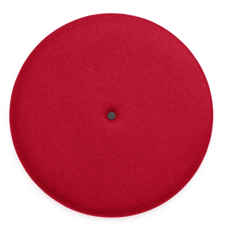 Rotes, rundes Wandelement Spot Akustik von HEY-SIGN zur Schallabsorption mit Knopf in der Mitte.