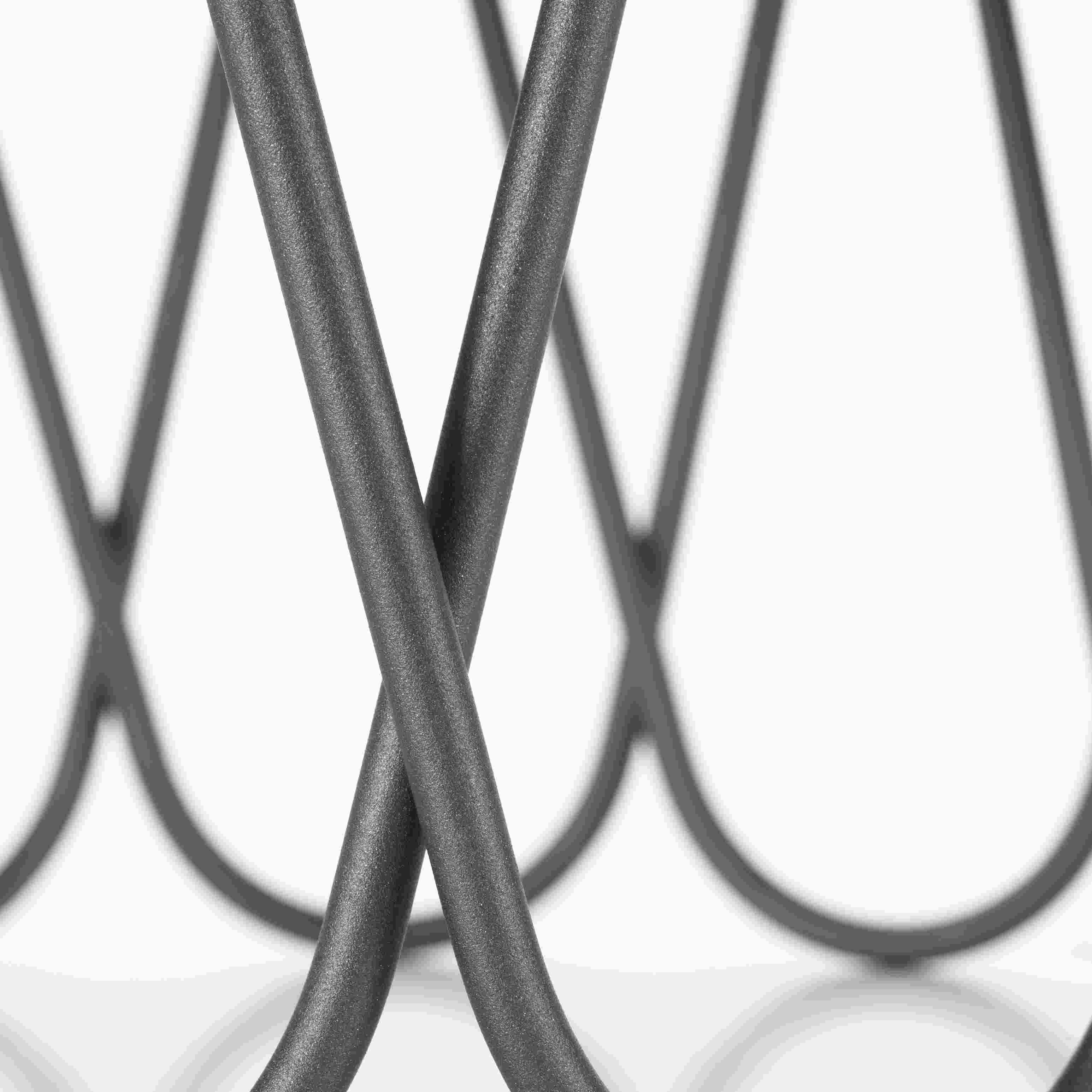 Detailaufnahme des Metallgestells vom Flower Table Tisch von Vitra, minimalistisches Design.