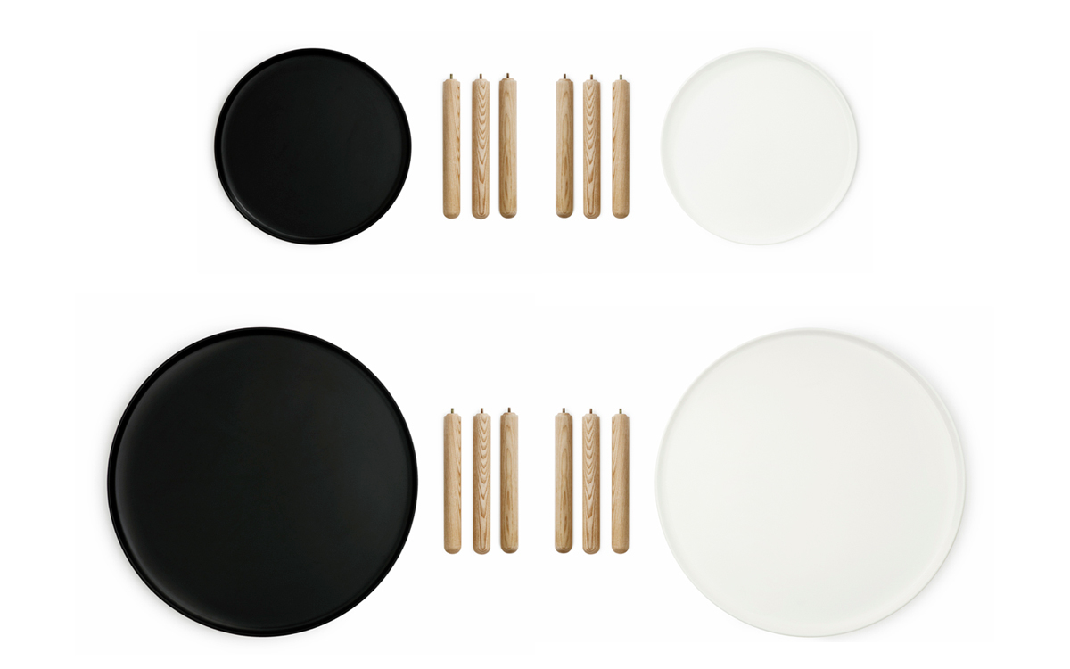Tablo Table Large Couchtisch von Normann Copenhagen in Schwarz und Weiß mit Holzbeinen, Draufsicht.
