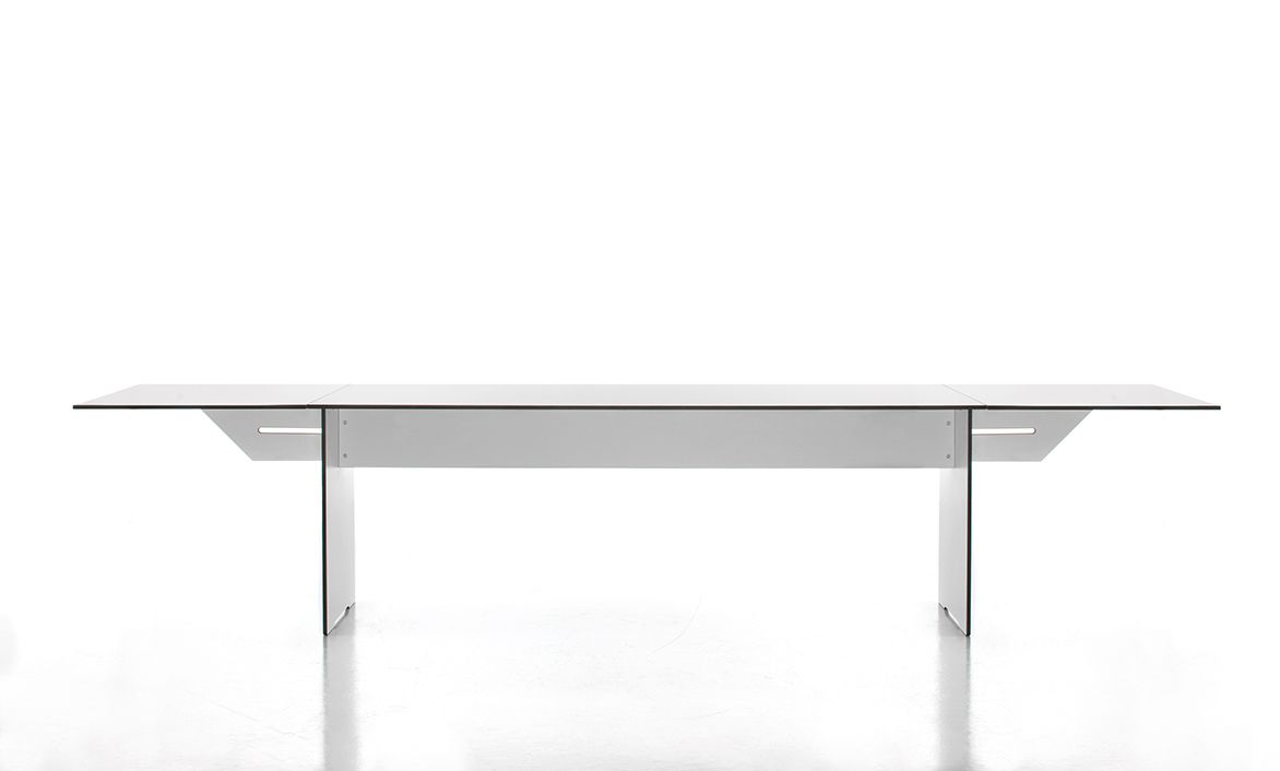 Riva Klapptisch Anthrazit von Conmoto, ein moderner Outdoor Tisch für Garten und Terrasse.