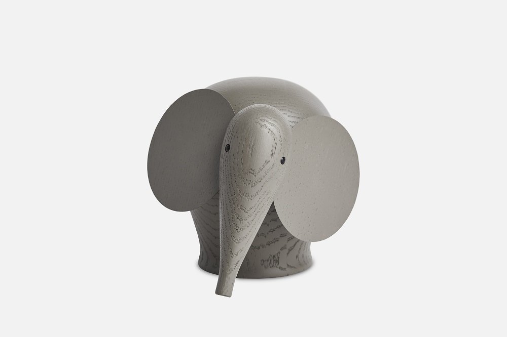 Nunu Holzelefant in Taupe von Woud, mittelgroße Holzfigur, Deko-Objekt für Kinderzimmer.