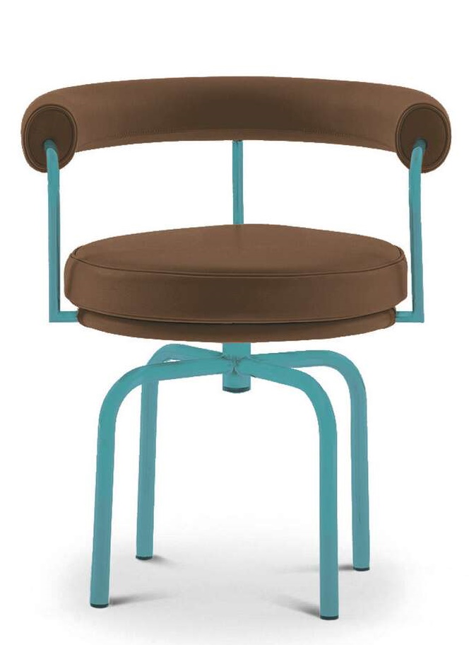 7 Fauteuil Tournant Drehsessel Cassina mit braunem Lederbezug und türkisfarbenem Metallgestell, Frontansicht.