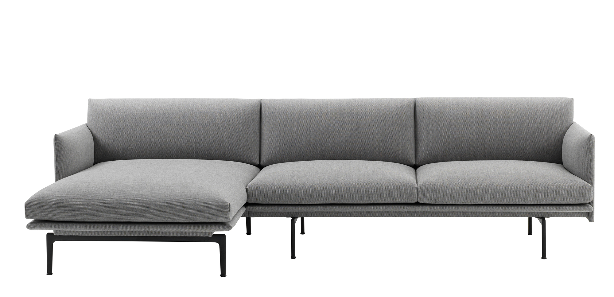 Graues Muuto Outline Sofa mit Chaiselongue und schwarzem Metallgestell, modernes Wohnzimmer Möbel.