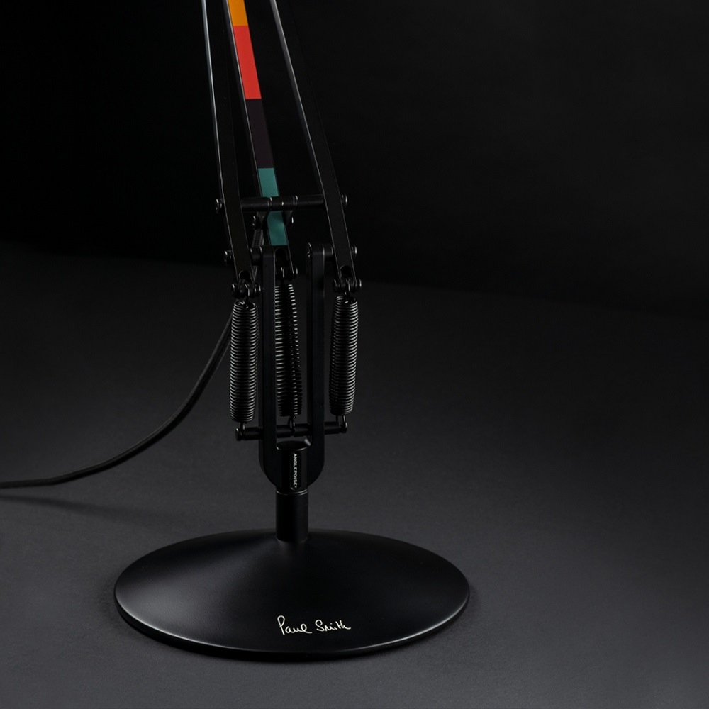 Schwarze Type 75 Mini Anglepoise Schreibtischleuchte Paul Smith Edition mit farbigen Akzenten und Signatur auf dem Fuß.