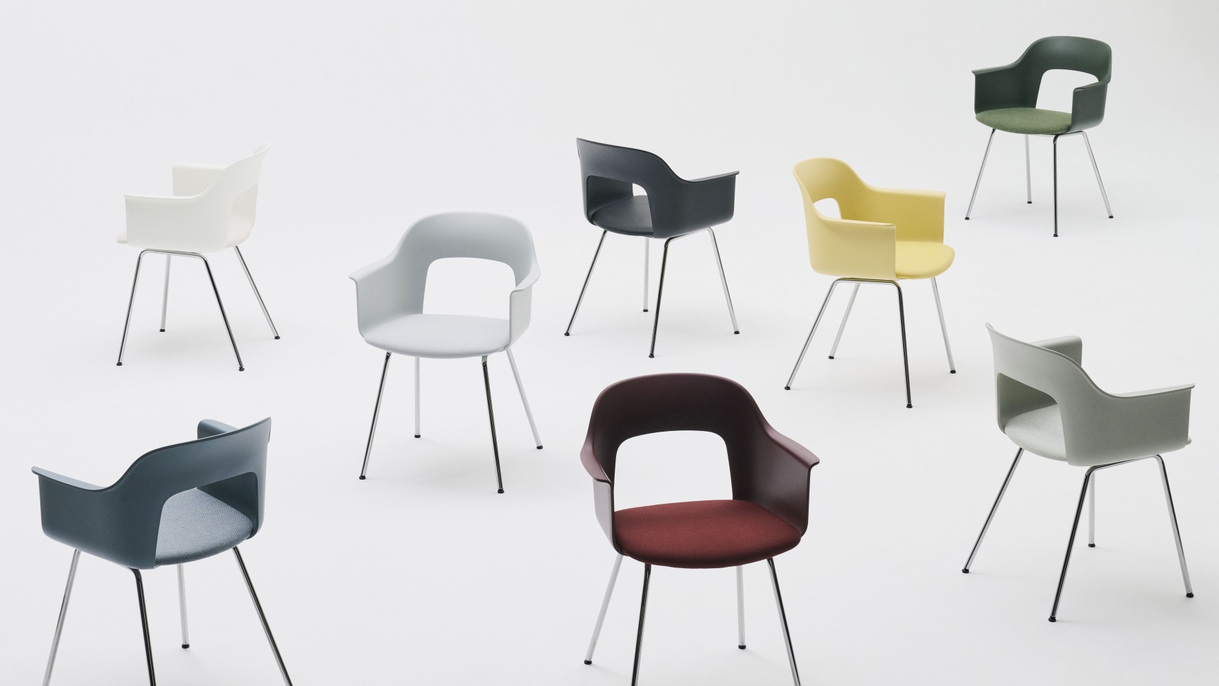 Vielfältige Auswahl: Hay Layout Armchair 213 Armlehnstühle in verschiedenen Farben und Ausführungen auf weißem Hintergrund. Moderner Designstuhl für Esszimmer und Büro.