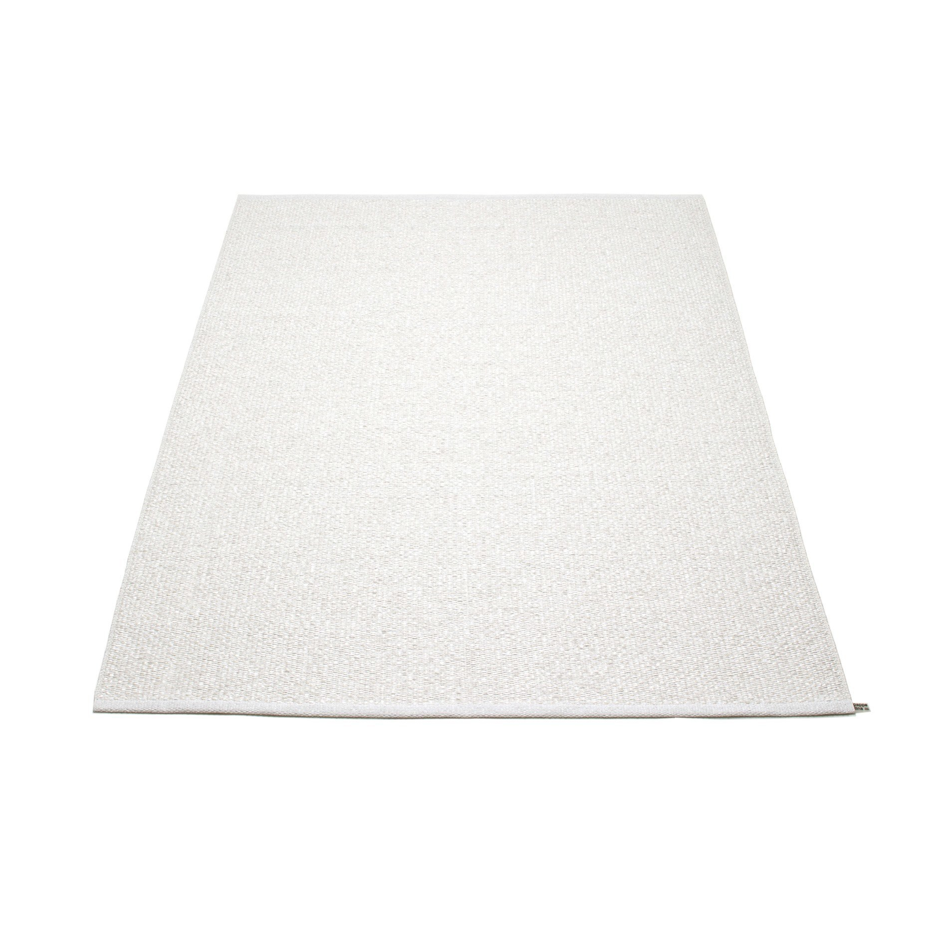 Weißer Svea Kunststoffteppich von Pappelina, Größe 140x220 cm, für Innen- und Außenbereiche.