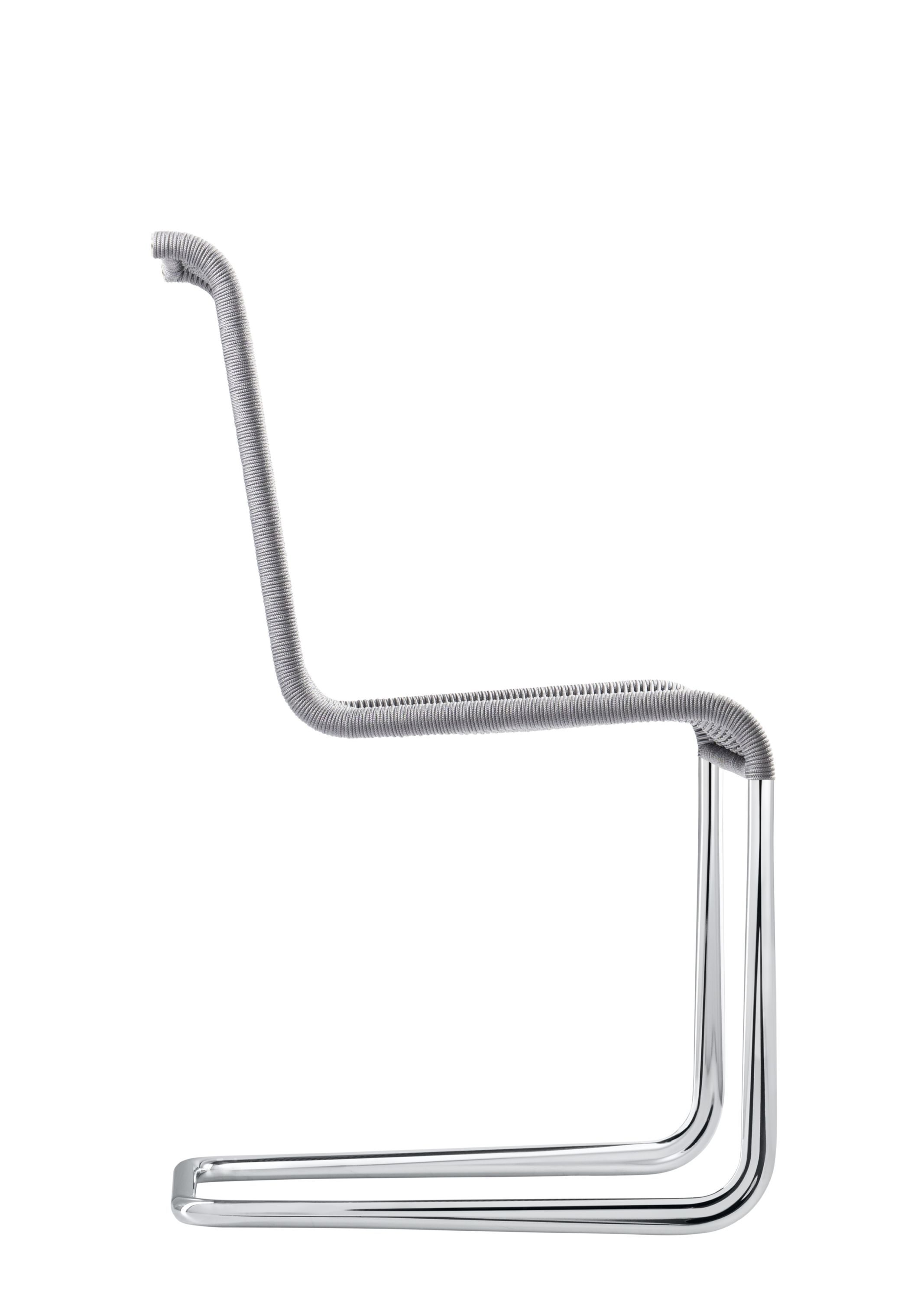 Grauer B20 Kragstuhl von Tecta, Freischwinger mit Stahlrohrgestell, Seitenansicht. Designklassiker für modernes Wohnen.