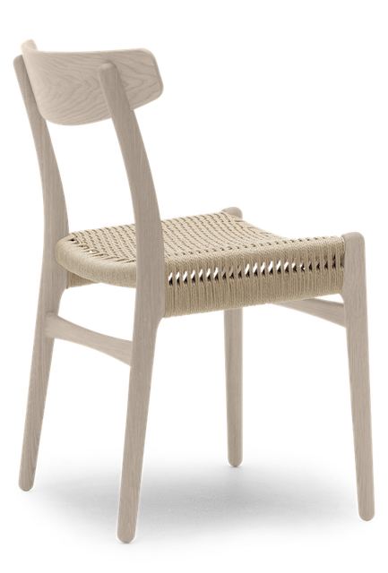 CH23 Stuhl von Carl Hansen & Søn aus hellem Holz mit geflochtener Sitzfläche.