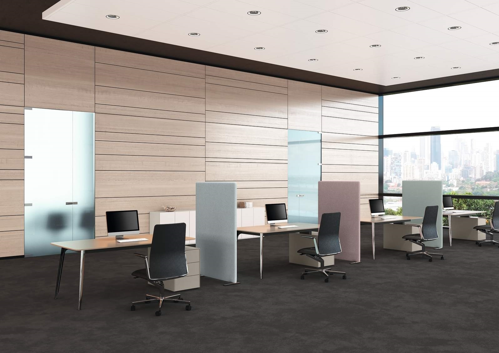 Büro mit mehreren Leadchair Management Drehstühlen von Walter Knoll und modernen Arbeitsplätzen.