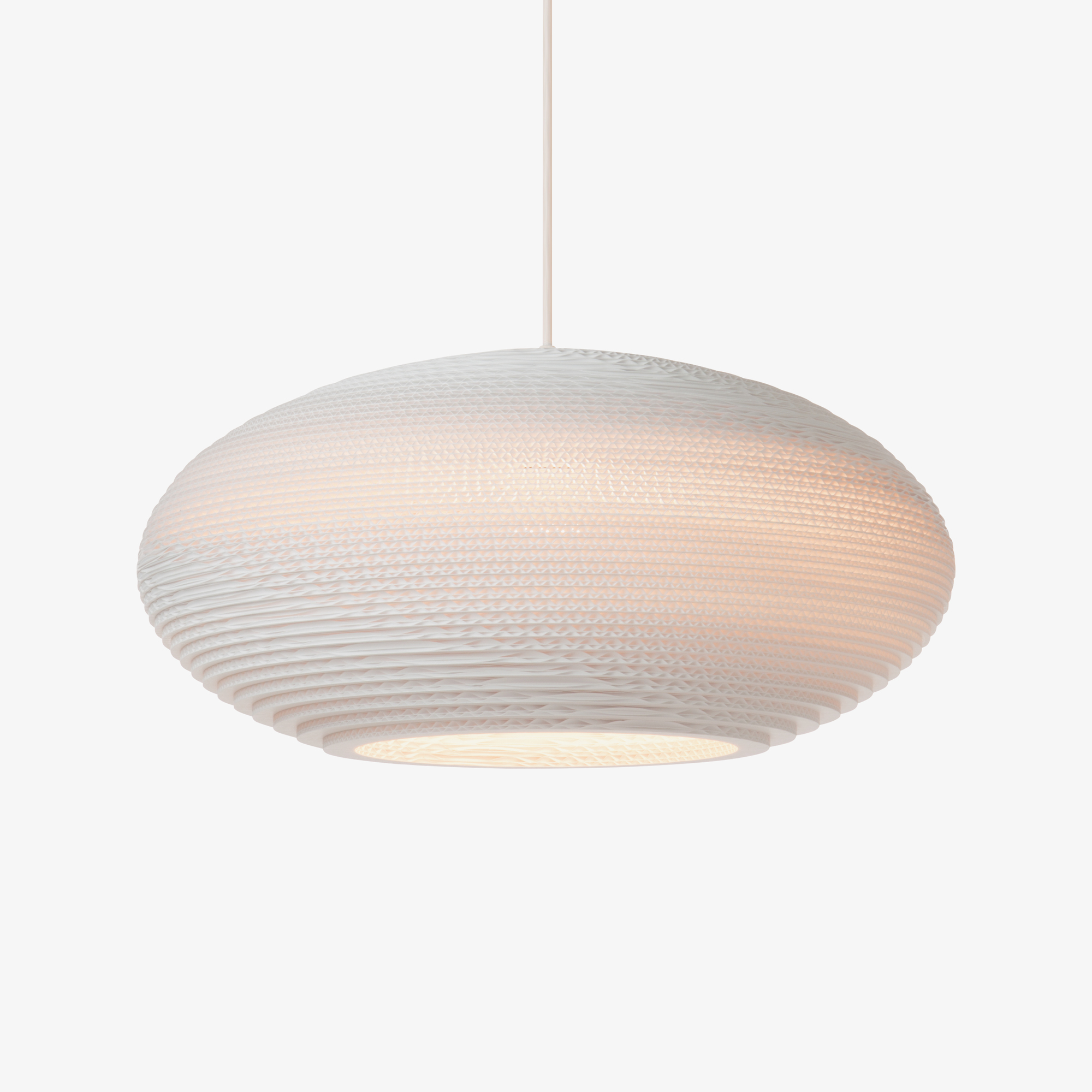 Weiße Scraplights Disc Hängeleuchte von Graypants, gefertigt aus recycelter Pappe, moderne Pendelleuchte.