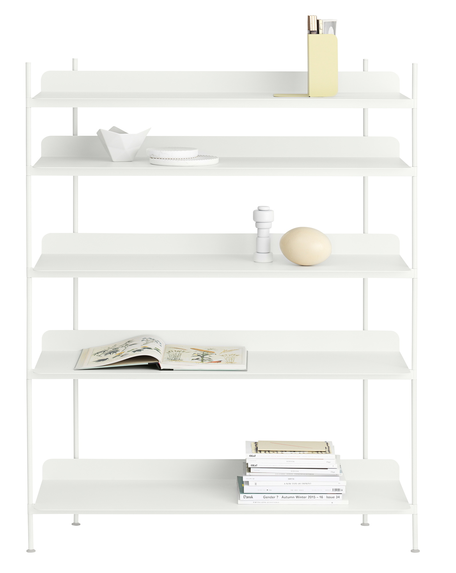 Weißes Muuto Compile Regalsystem mit fünf Ebenen und dekorativen Objekten, modernes Design.