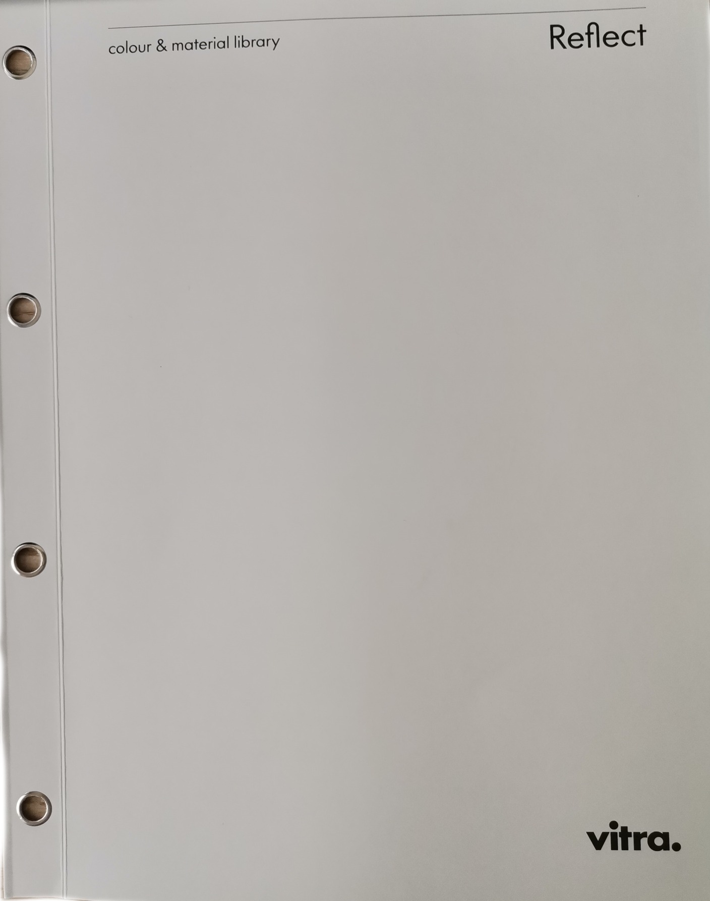 Stoffmusterkarte Reflect von Vitra: Detailansicht der Materialmuster für Möbelstoffe und Polsterstoffe.