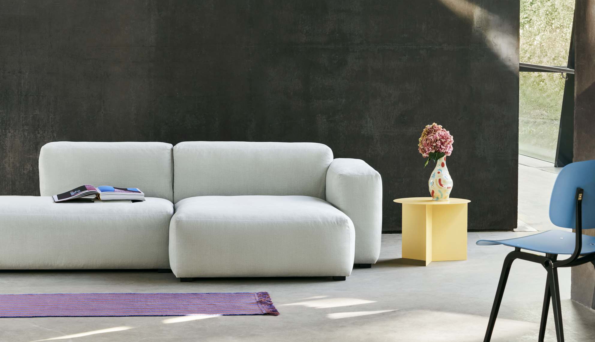 Beige Mags Soft Sofa mit Armlehne links, moderner 2,5-Sitzer für Wohnzimmer und Lounge.