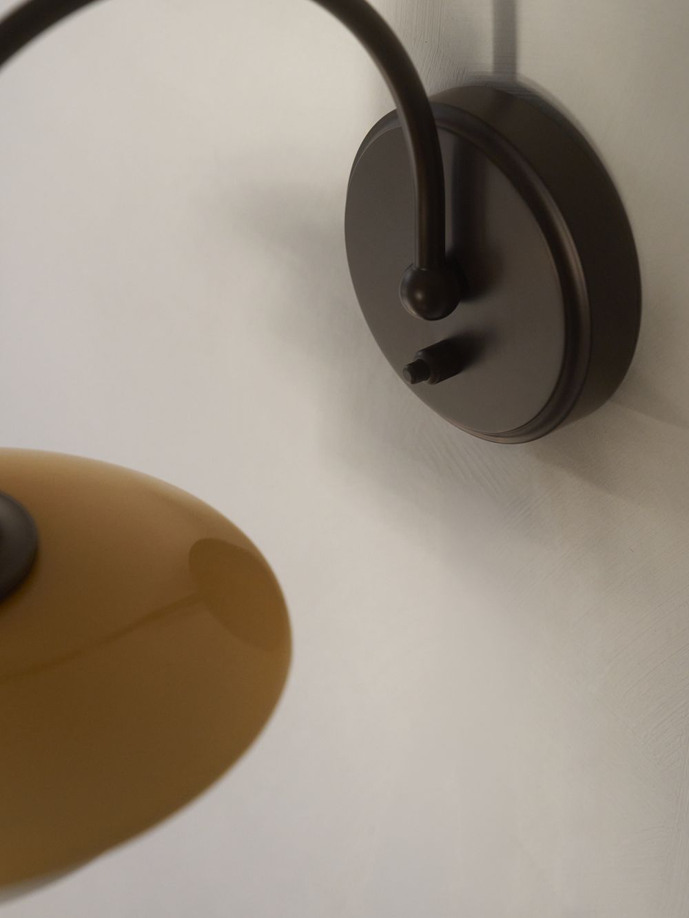 PH 2/2 Wandlamp CENTENARY EDITION Amber/Opaalwit Louis Poulsen