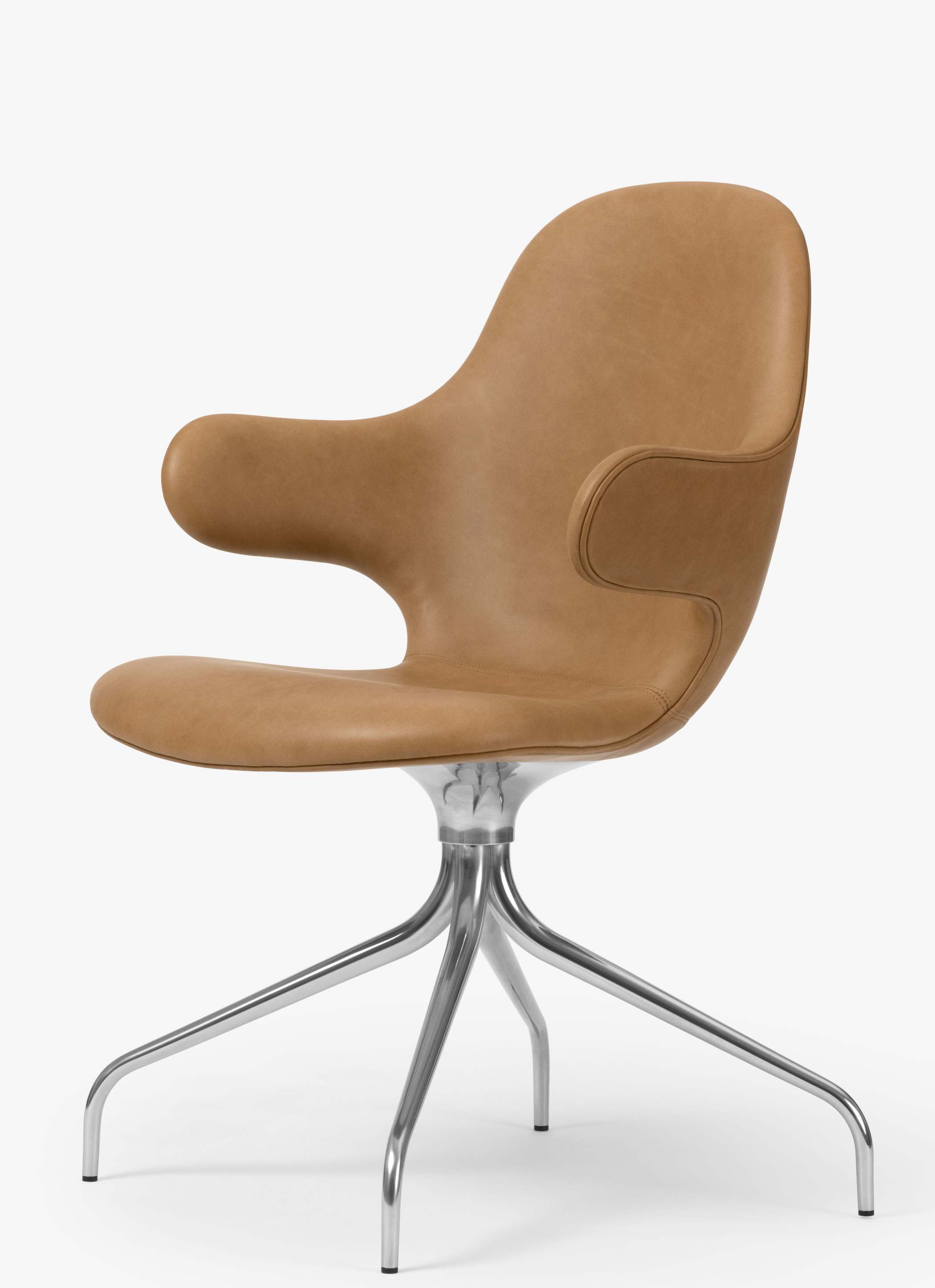Catch JH2 Drehstuhl von AndTradition, braunes Leder, modernes Design mit Chromfuß.