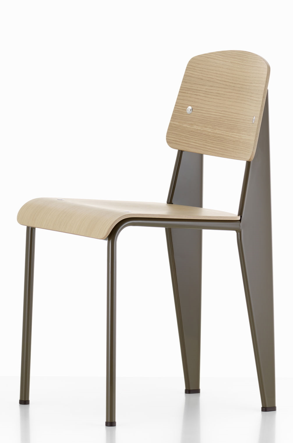 Vitra Standard Stuhl mit hellem Holz und olivgrünem Metallgestell, modernes Design für Esszimmer und Büro.