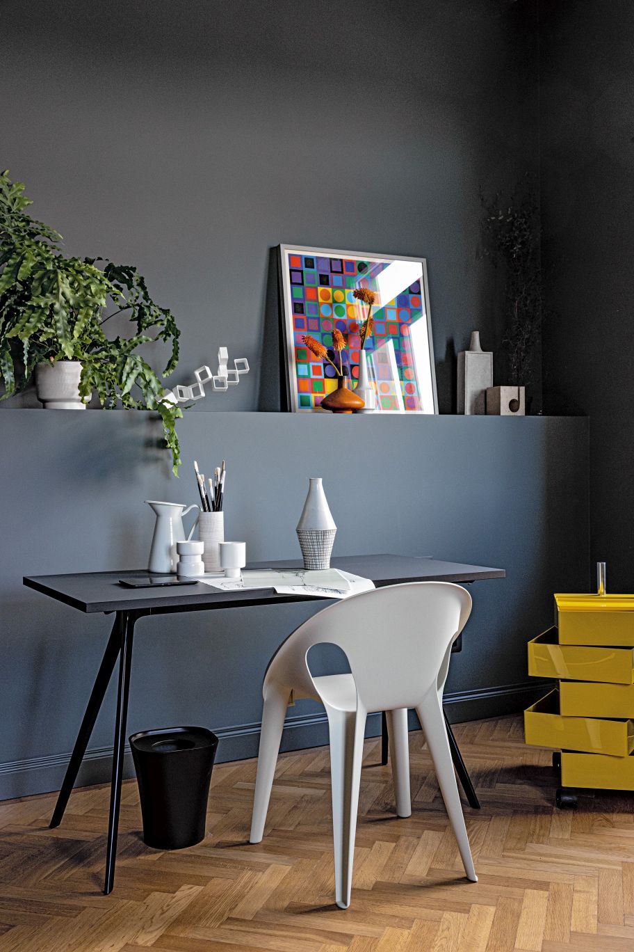 Gelber Magis Container mit Schubladen im modernen Arbeitszimmer, Stauraumlösung für Büro und Zuhause.