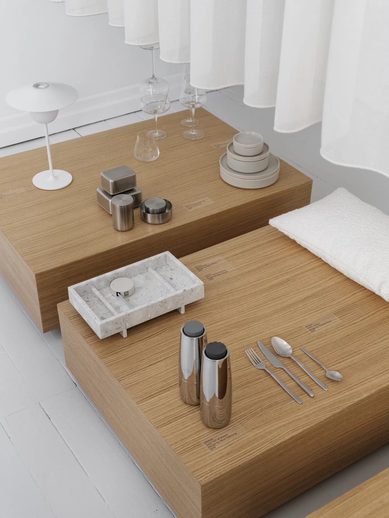 Goba Coffee Table von Blomus, ein moderner Couchtisch aus hellem Holz, 70x100x29 cm.