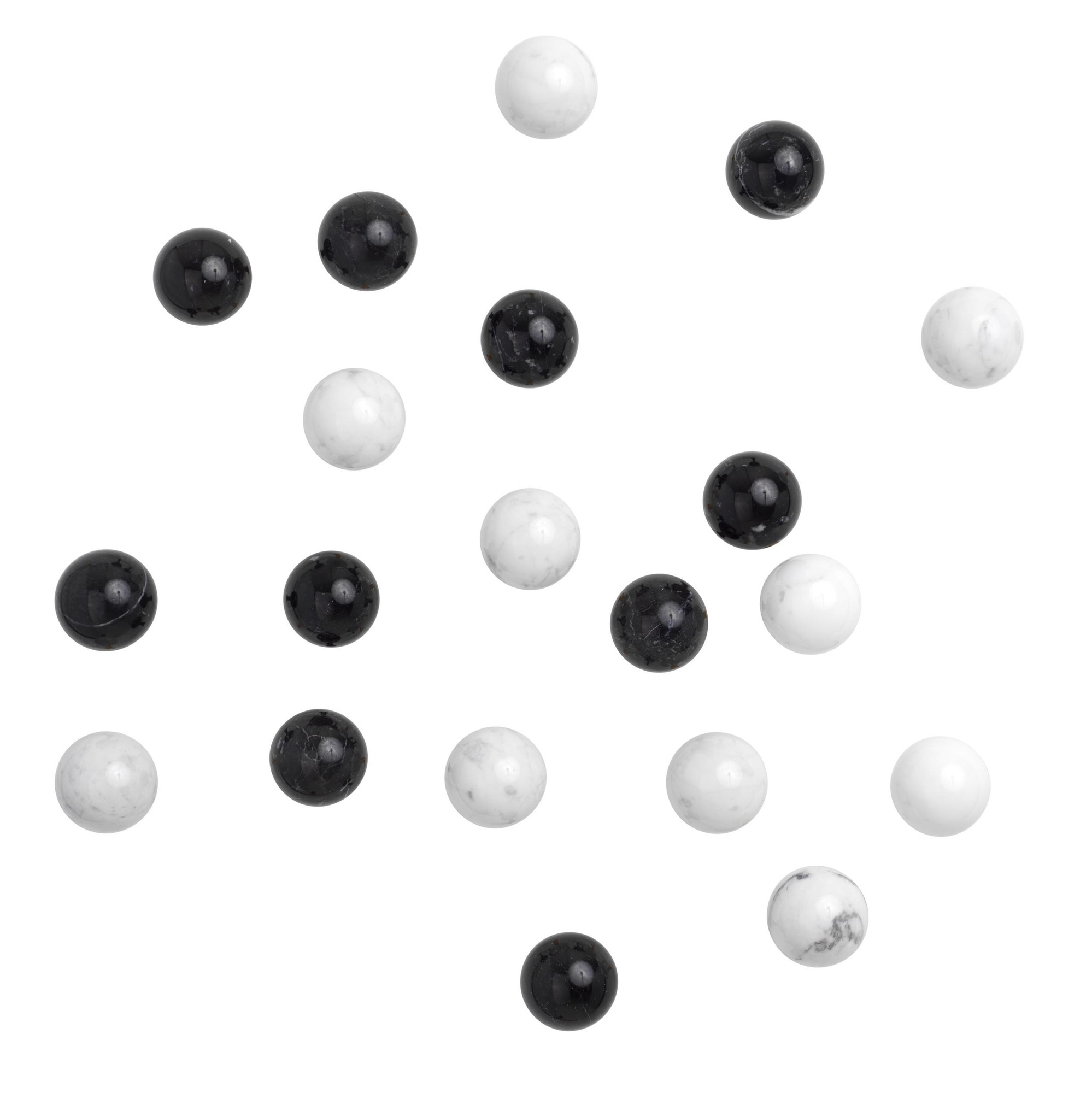 Dots Stone Wandhaken von Schönbuch: Schwarze und weiße Wandhaken aus Stein, modernes Design für Garderobe.