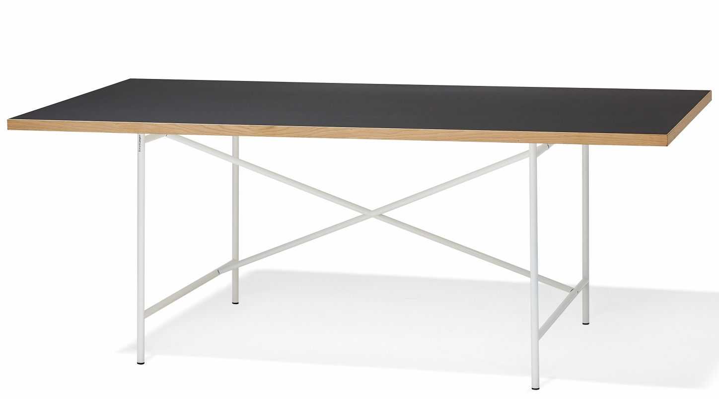 Eiermann Tisch mit schwarzer Tischplatte und weißem Gestell von Richard Lampert, modernes Design für Büro und Zuhause.
