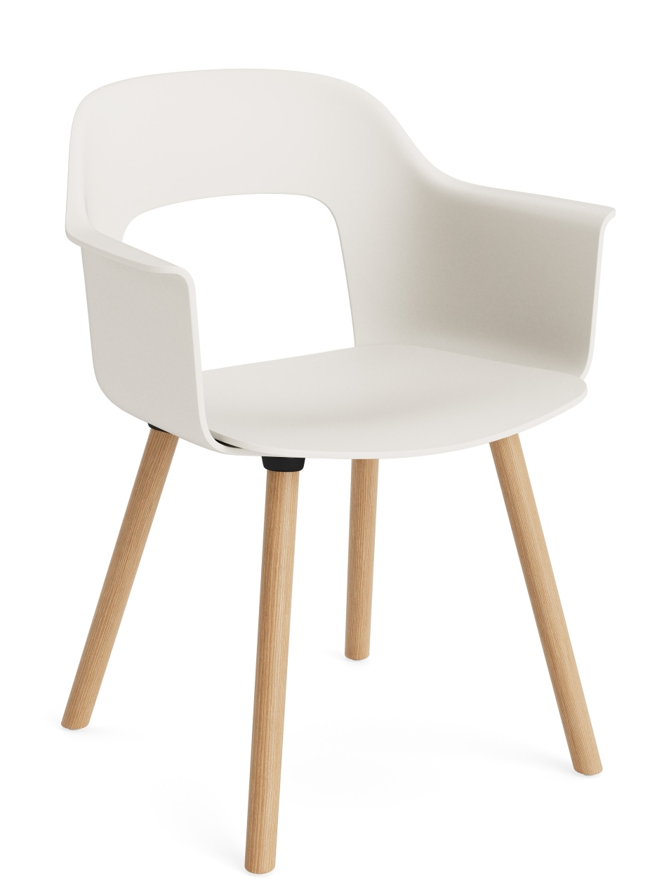 Weißer Hay Armlehnstuhl "Layout Armchair 221" mit Armlehnen und Holzbeinen, modernes Design für Esszimmer und Wohnbereich.