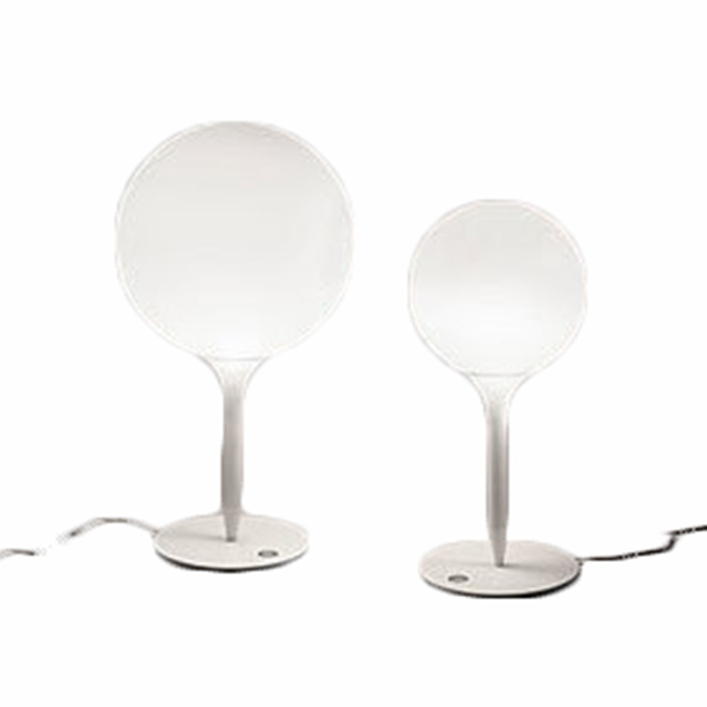 Zwei Castore Tischleuchten von Artemide in Weiß, modernes Design für Nachttisch oder Schreibtisch.