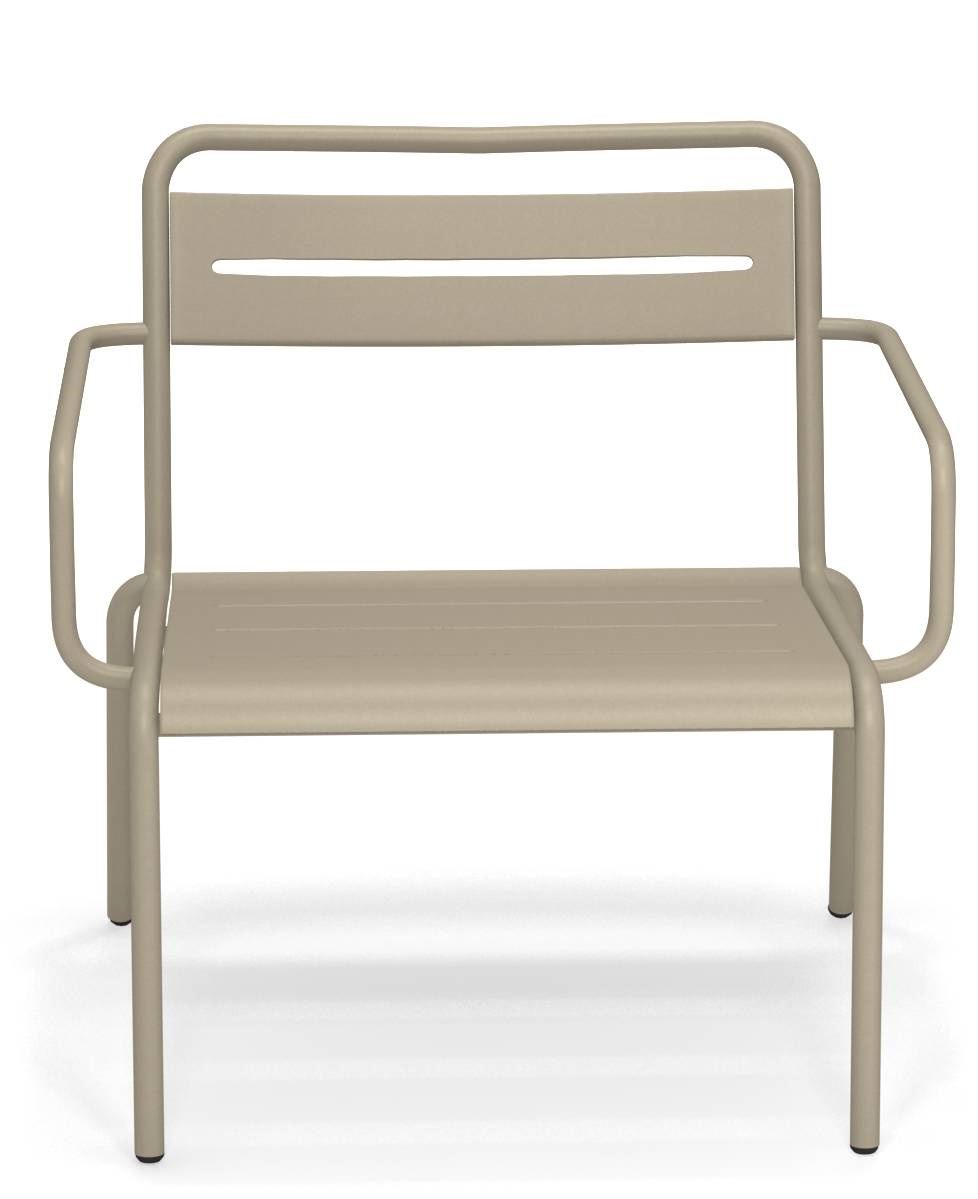 Beiger Star Lounge Chair Sessel von Emu für den Außenbereich, minimalistisches Design mit Armlehnen.