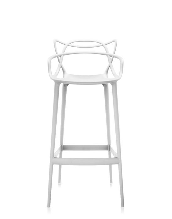 Weißer Masters Barhocker von Kartell mit einzigartiger Rückenlehne und minimalistischem Design für moderne Küchen.