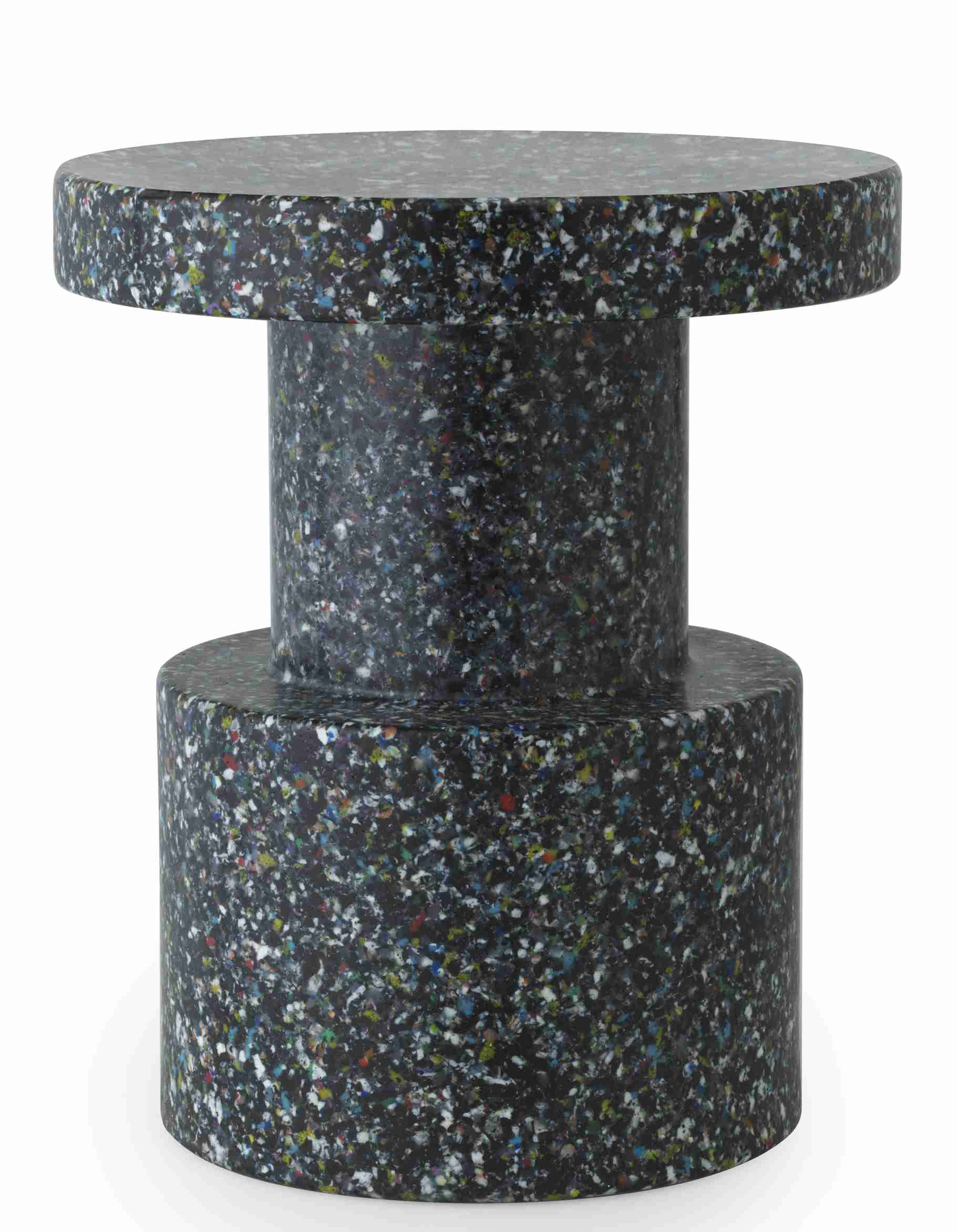Normann Copenhagen Bit Stool Hocker aus recyceltem Kunststoff, modernes Möbeldesign für Wohnzimmer und Büro.