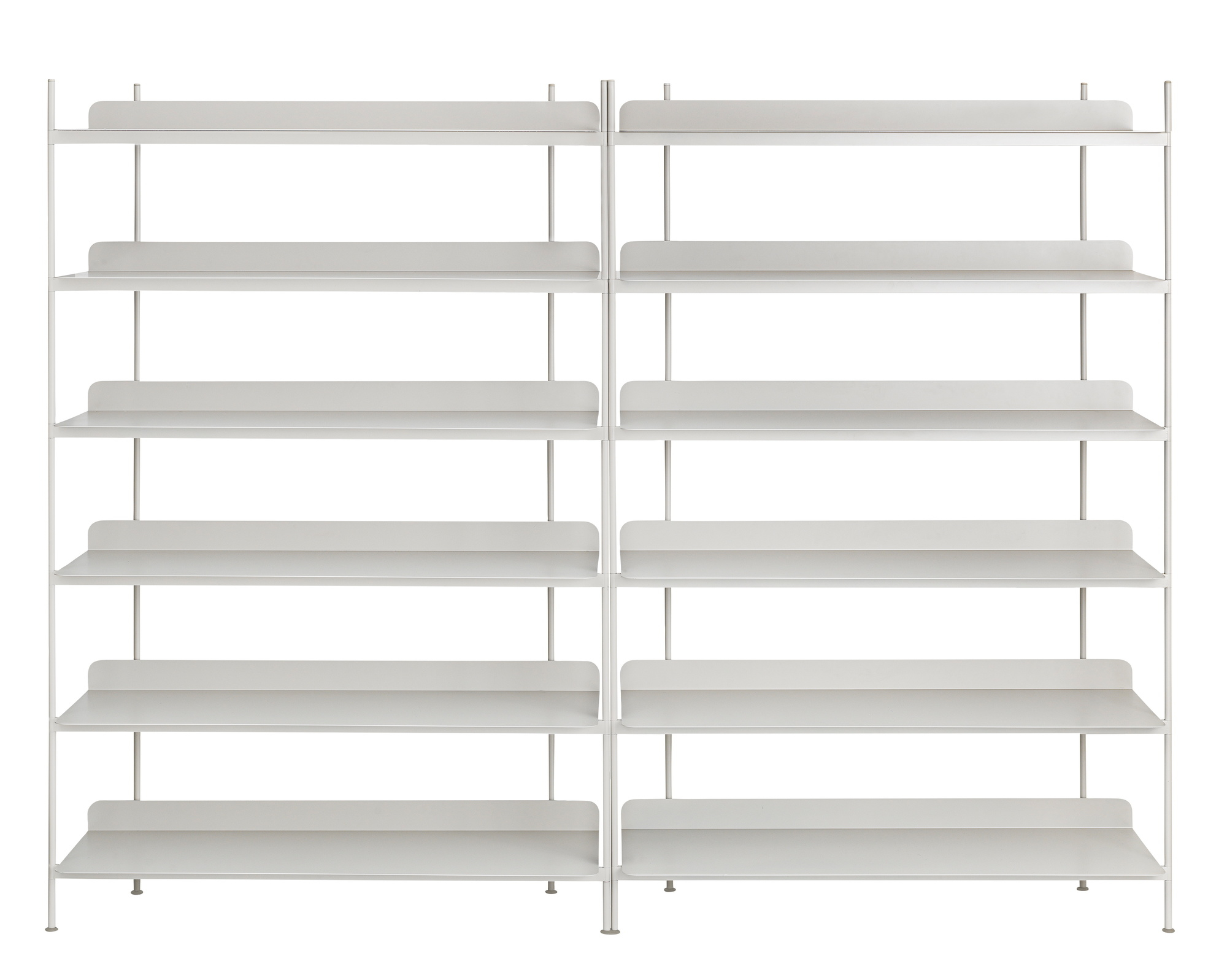 Helles Muuto Compile Regalsystem in verschiedenen Höhen, modernes modulares Bücherregal für Wohnzimmer und Büro.