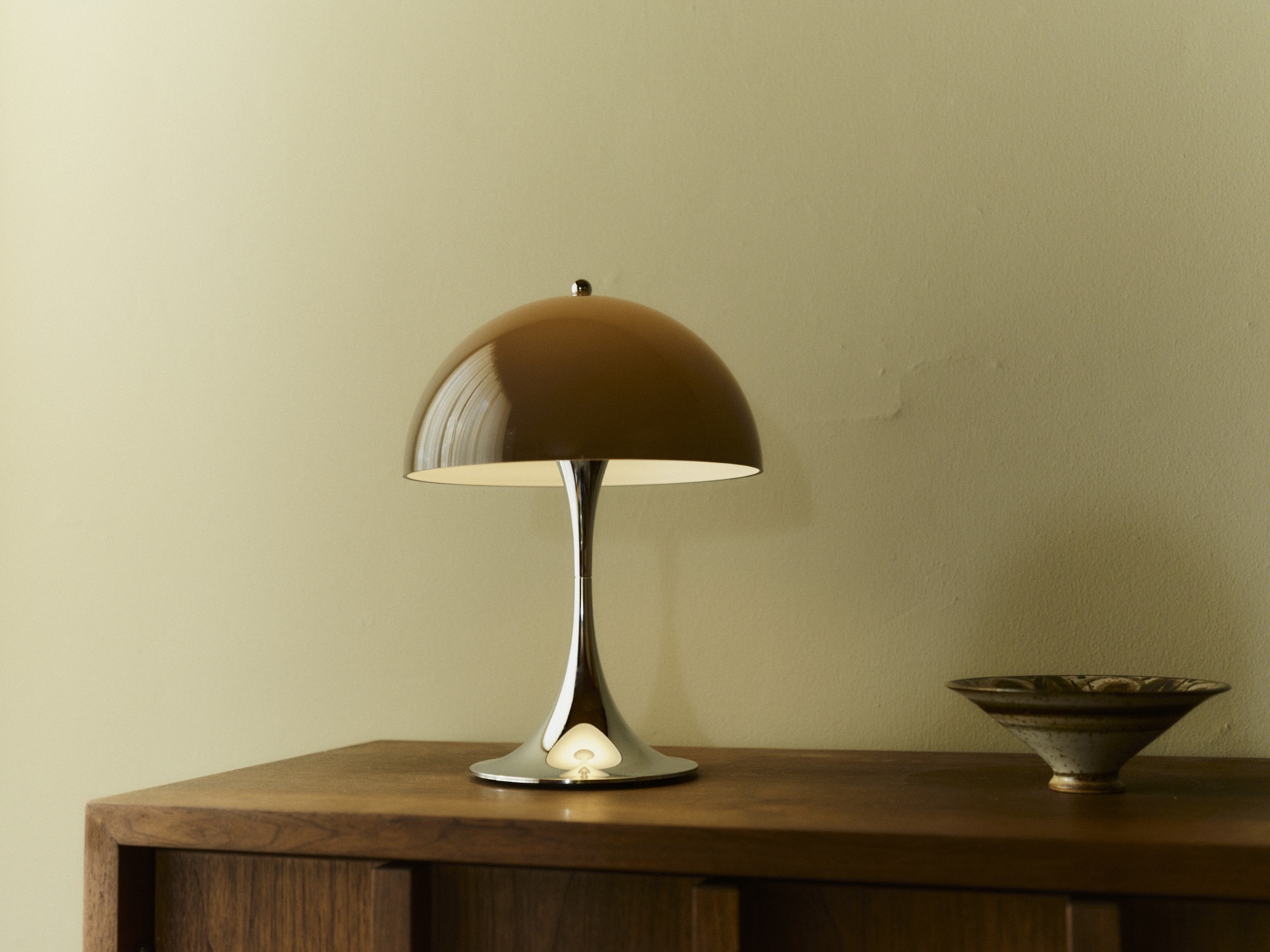 Panthella Originals 250 draagbare verlichting met oplaadbare batterij / tafellamp van Louis Poulsen