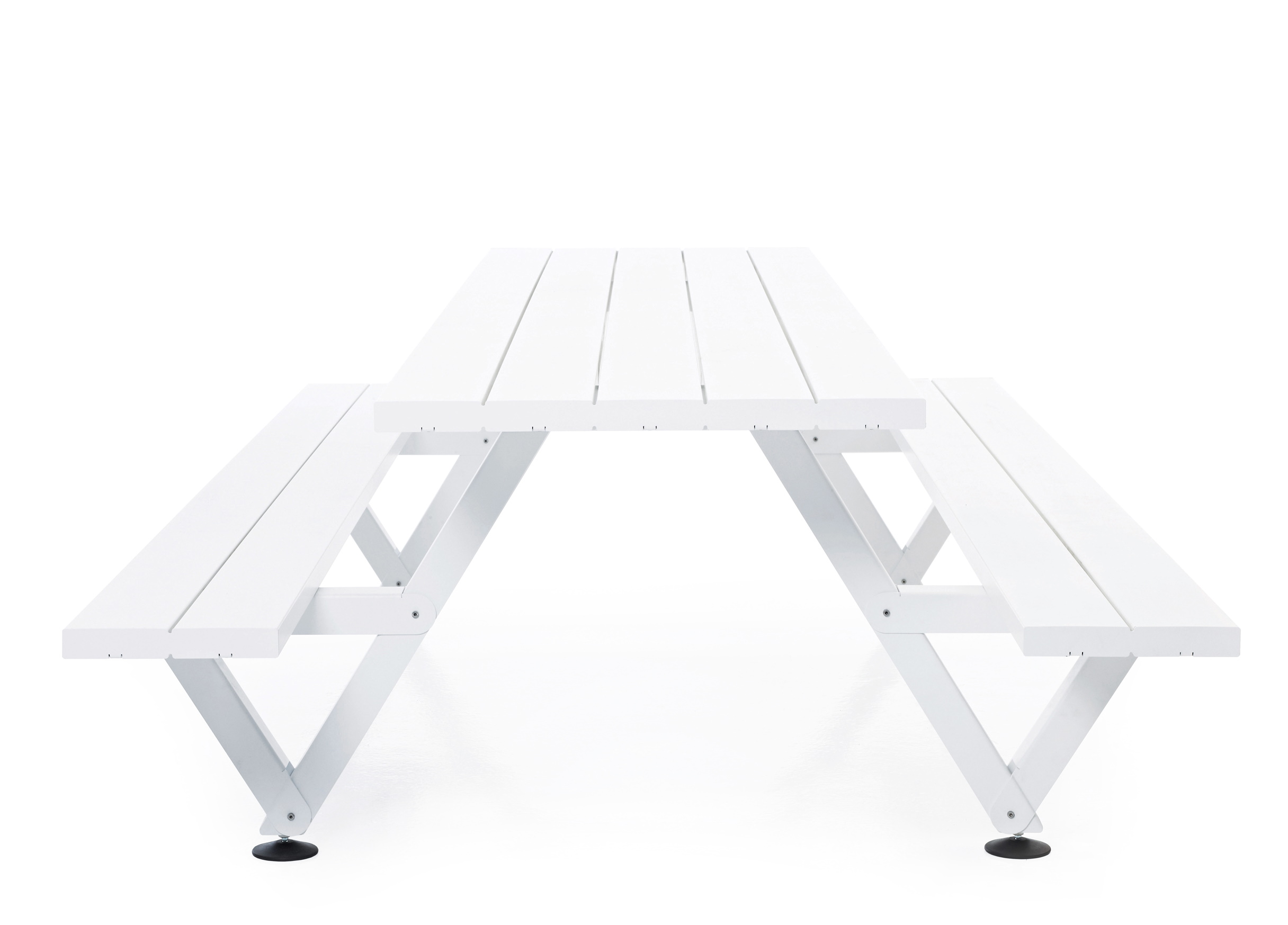 Weißer Marina Picknicktisch mit Bänken von Extremis für den Garten oder die Terrasse.